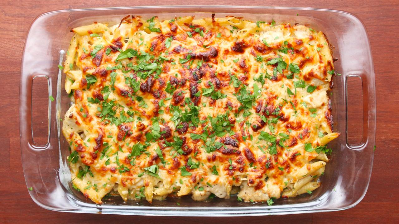 Cheesy Chicken Alfredo Pasta Bake Recipe