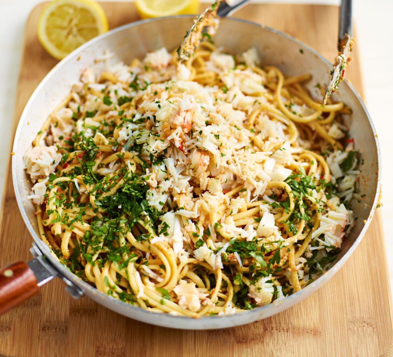 Deliciously Spicy, Garlic Crab Linguine - A Perfect Seafood Dinner ...