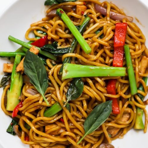 A Flavorful Fusion: Spicy Basil Thai Pasta Recipe - Cook Eat Delicious