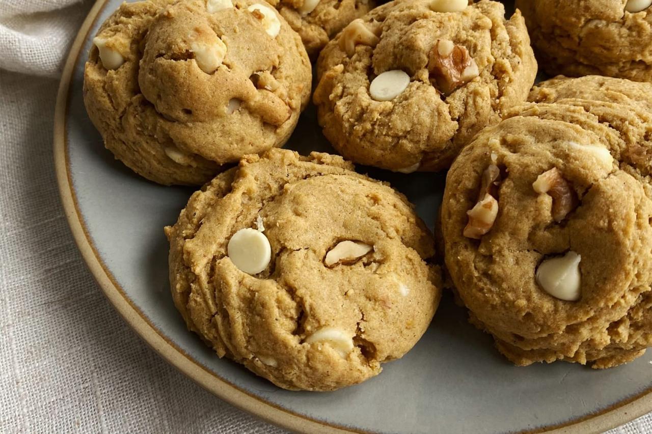 Walnut White Chocolate Chip Pumpkin Cookies