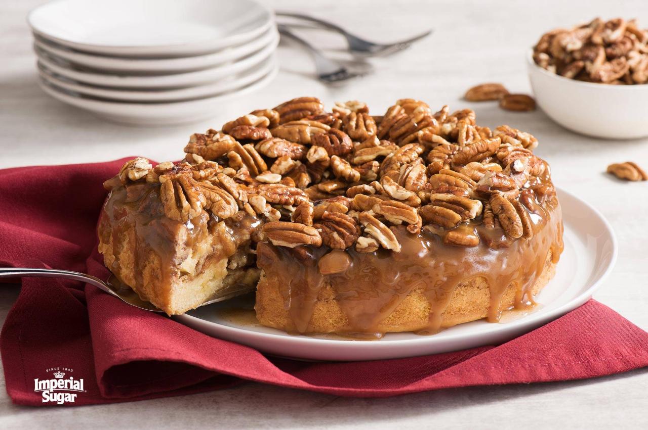 Sticky Caramel Pecan Coffee Cake | Imperial Sugar